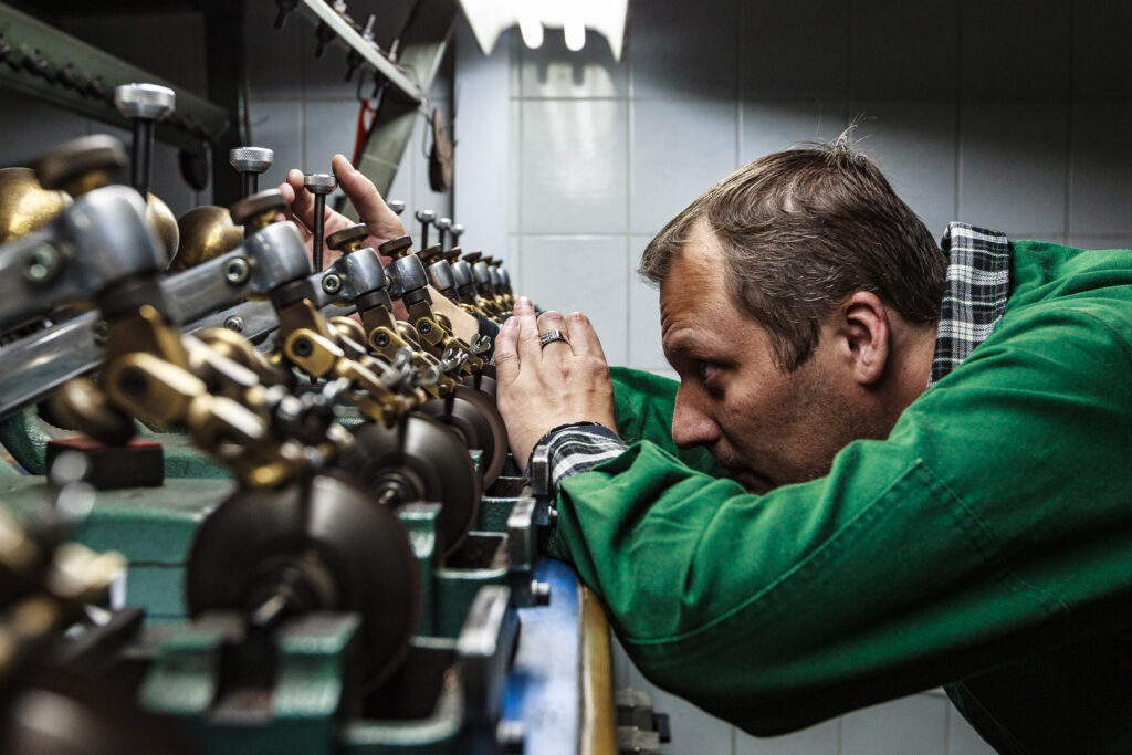 Diamond Course | Diamond Cutting And Polishing * Jewellery ...